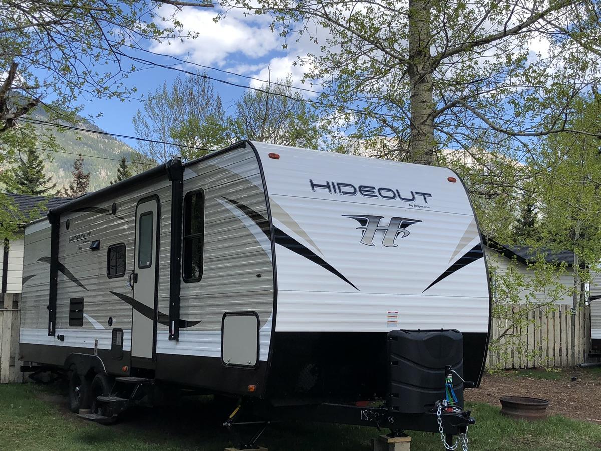 מלון קאנמור Rundle Mountain Rv Park מראה חיצוני תמונה